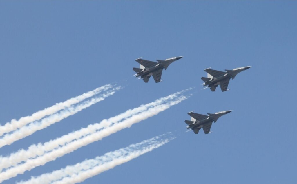 republic-day-parade-2025:-india-showcases-cultural-diversity-and-military-prowess