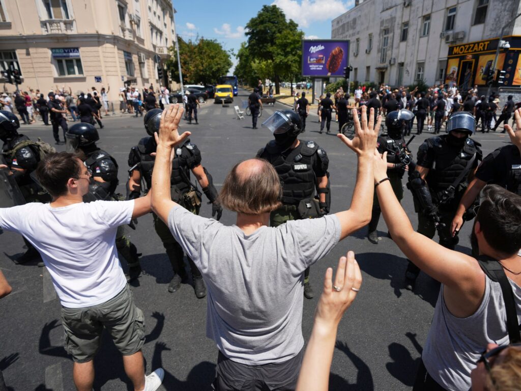 serbian-police-remove-belgrade-street-blockades,-more-protesters-arrested