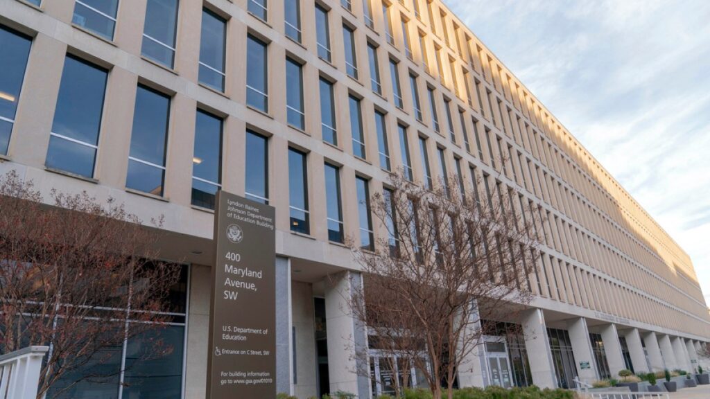 us-supreme-court-backs-trump-push-for-mass-firings-at-education-department