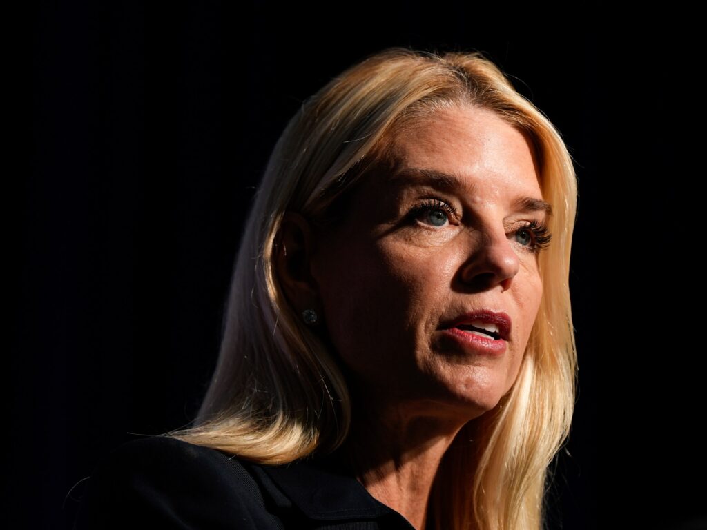 us-attorney-general-paves-way-for-more-convicted-criminals-to-own-guns