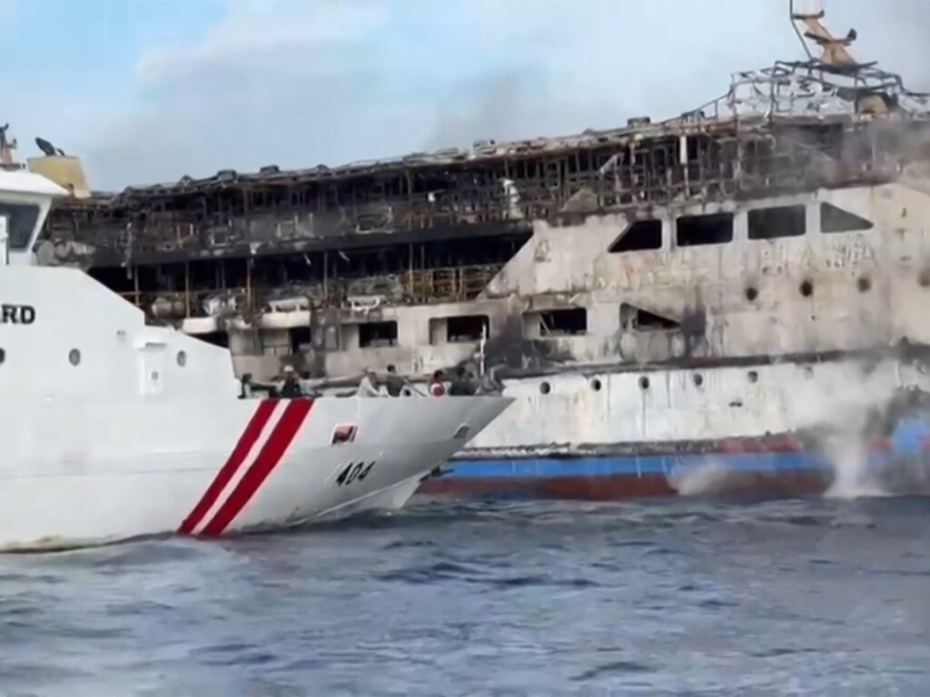 fire-on-indonesia-ferry-kills-three,-over-500-passengers-jump-to-safety