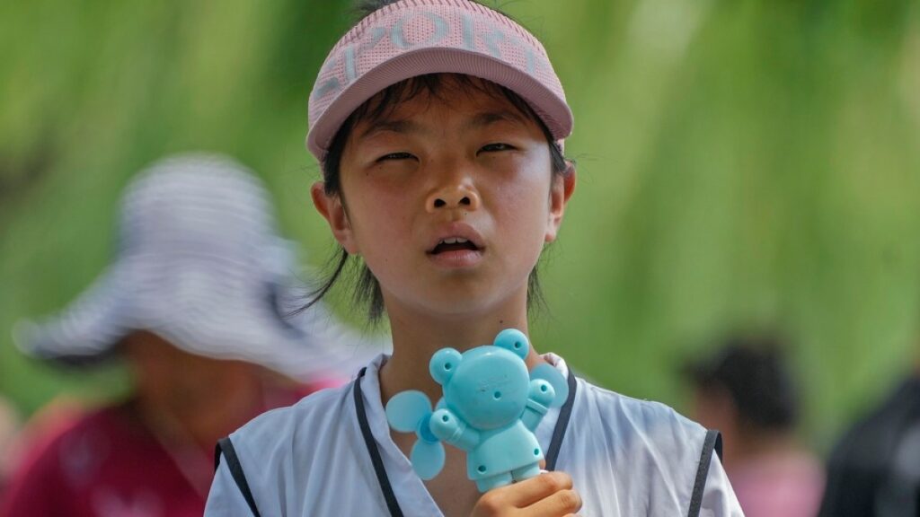 china-experiences-record-number-of-hot-days-since-march
