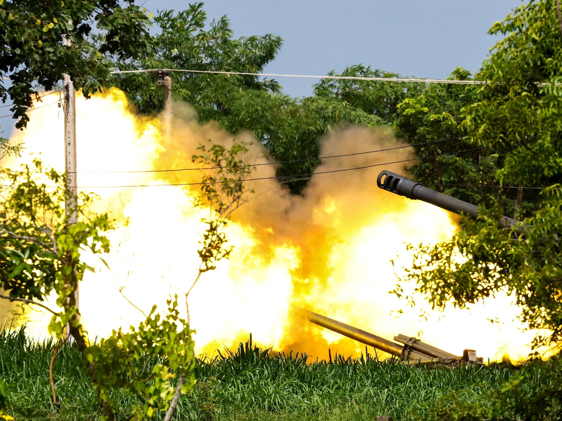 death-toll-in-thai-cambodia-clashes-rises-to-16-as-120,000-flee-border-area