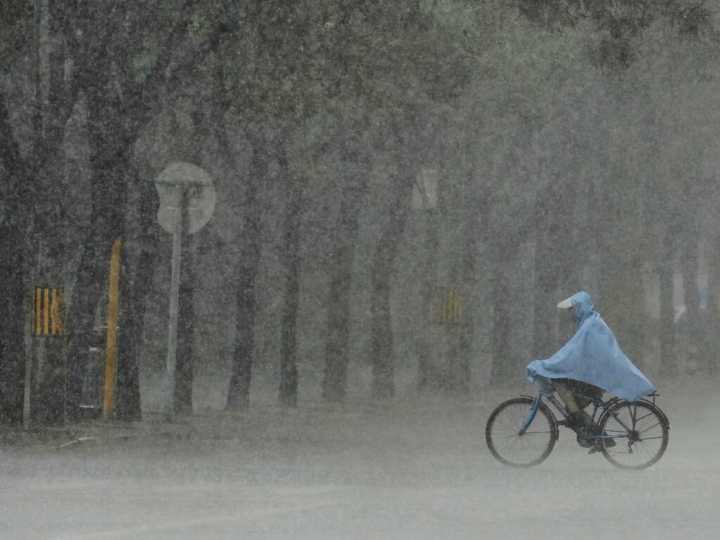 heavy-rains-kill-four-in-china-as-flood-warnings-issued-in-11-provinces