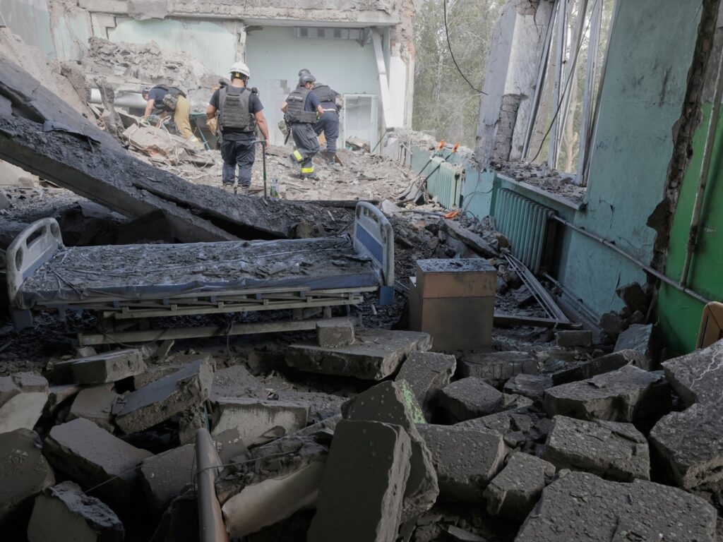 ‘they-chase-ambulances:’-russia’s-‘record’-attacks-on-ukraine’s-healthcare