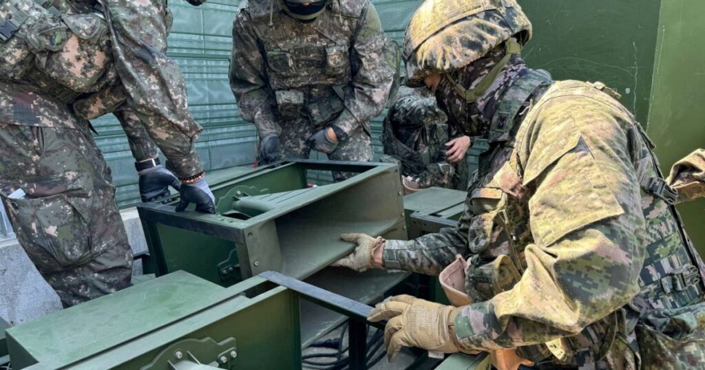 south-korea-dismantles-border-loudspeakers-to-ease-tensions-with-n-korea