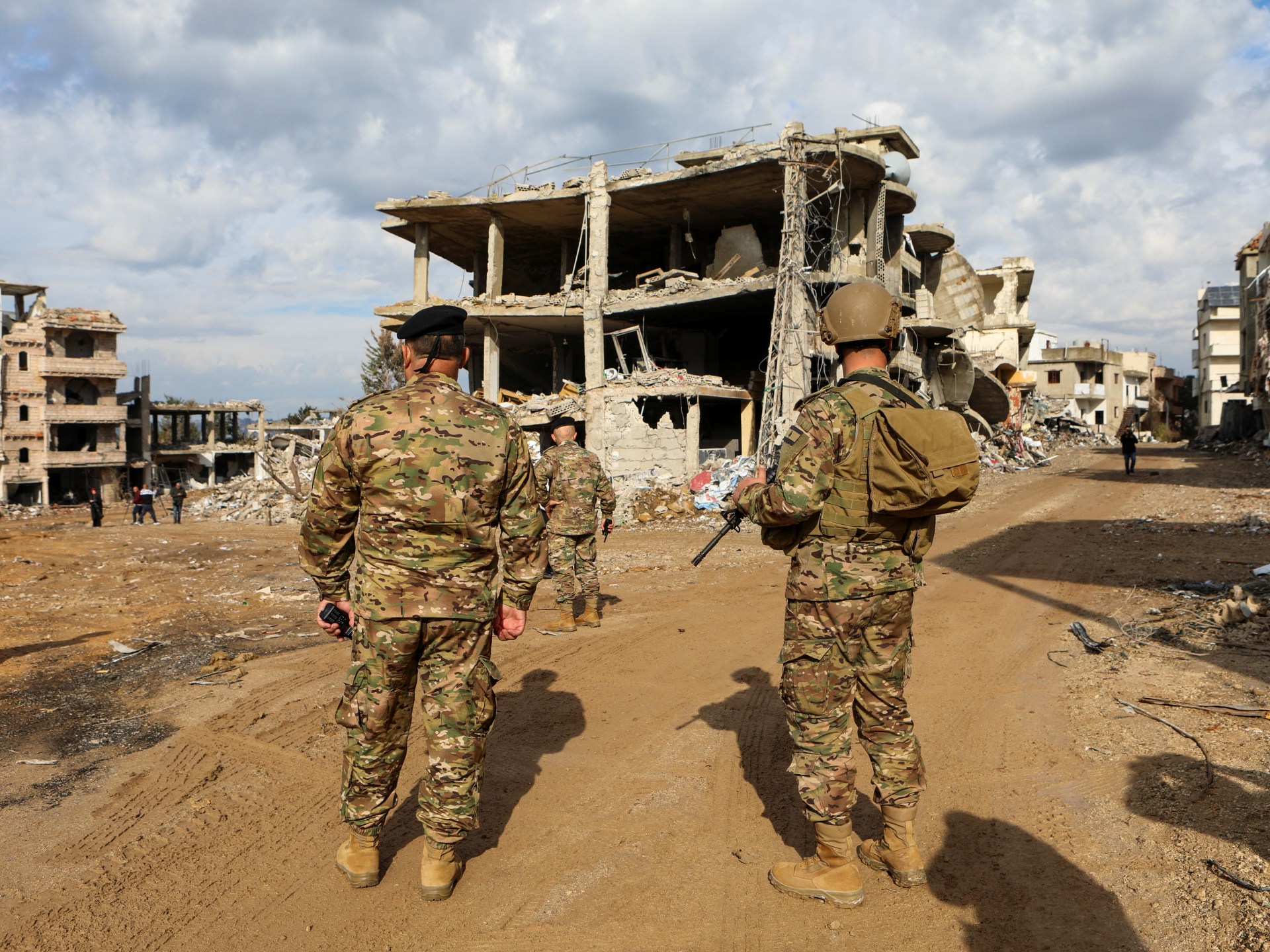 six-lebanese-soldiers-killed-in-explosion-in-southern-lebanon