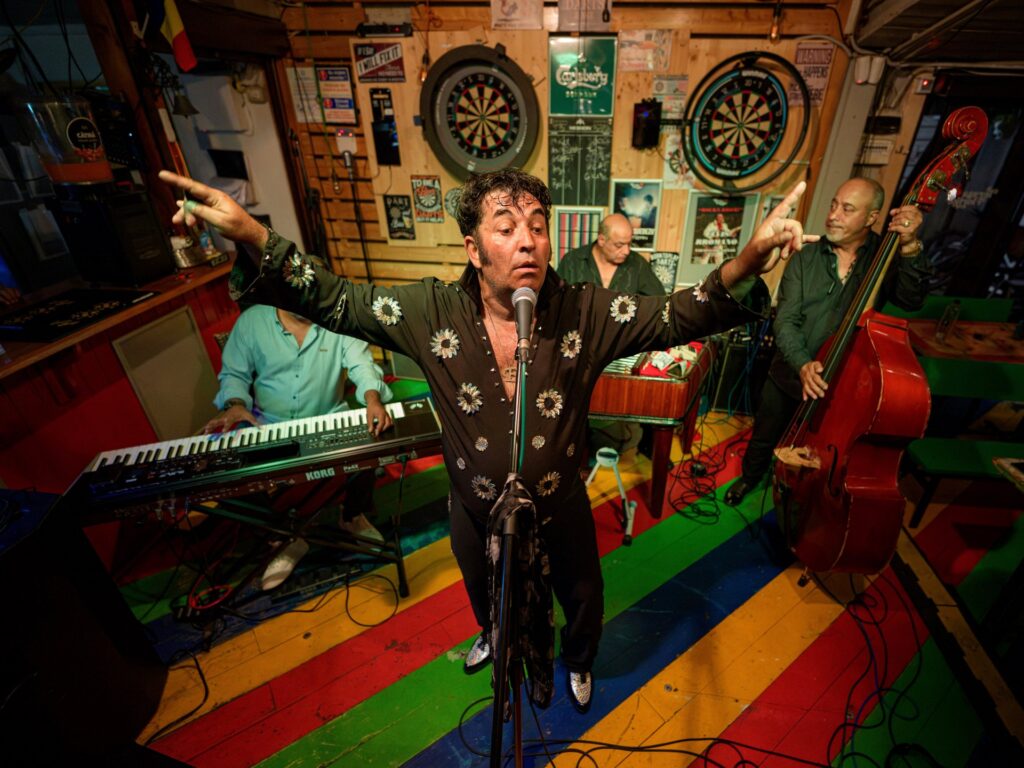 elvis-inspired-teacher-fights-roma-prejudice-with-music-and-heart