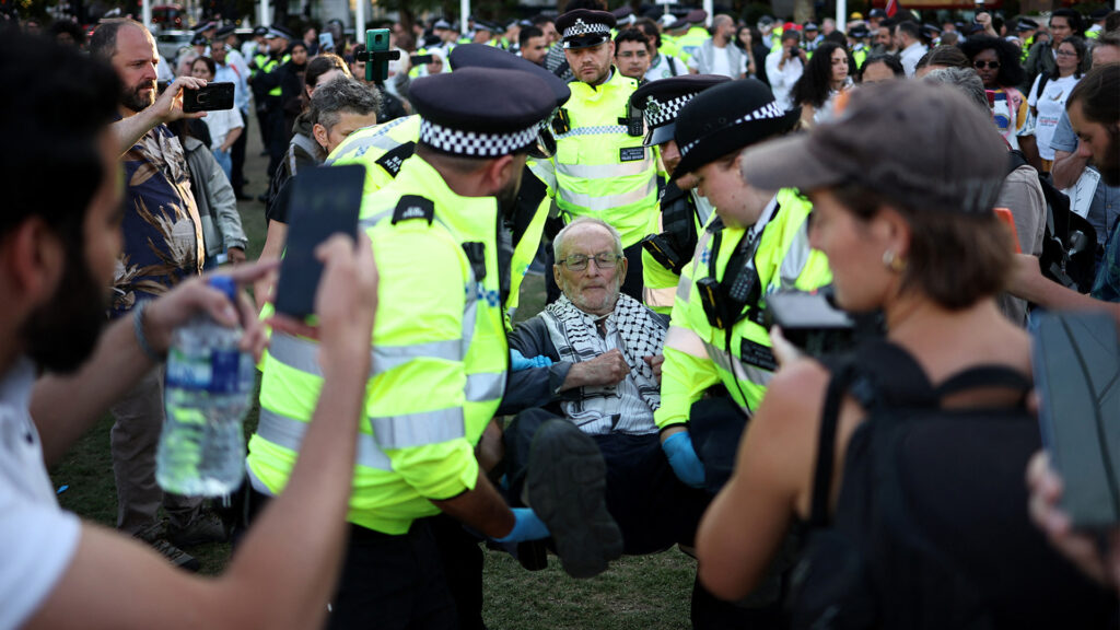 london-police-arrest-hundreds-at-gaza-protest-supporting-palestine-action