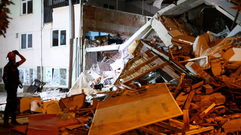 deadly-magnitude-6.1-earthquake-hits-northwestern-turkiye