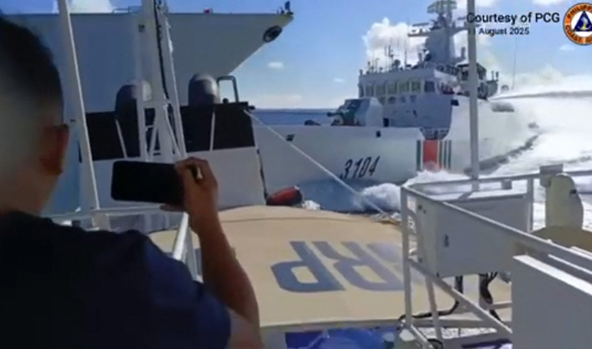 china-says-it-expels-philippine-vessels-near-scarborough-shoal