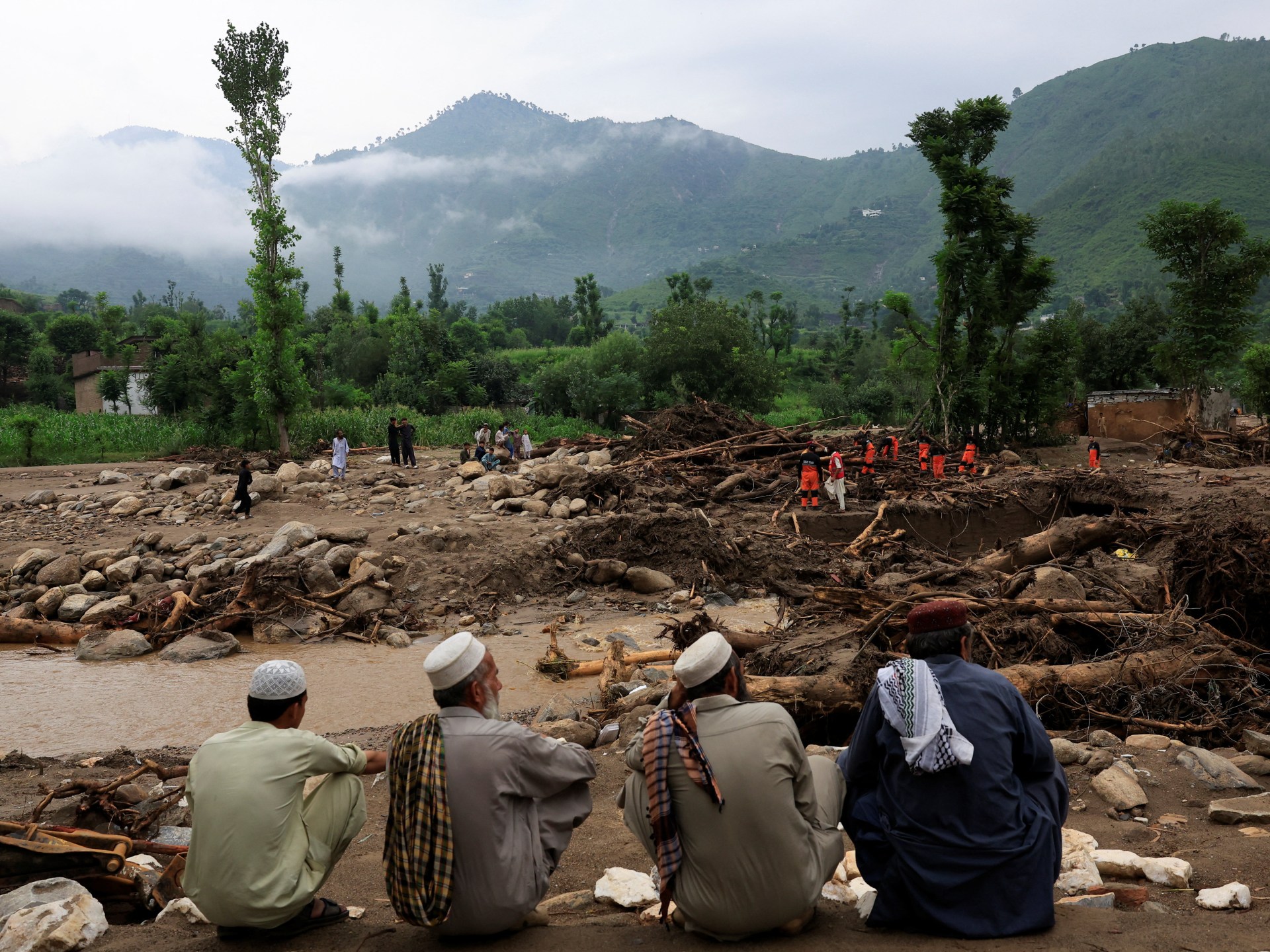 at-least-337-killed-in-pakistan-floods,-gov’t-defends-emergency-response