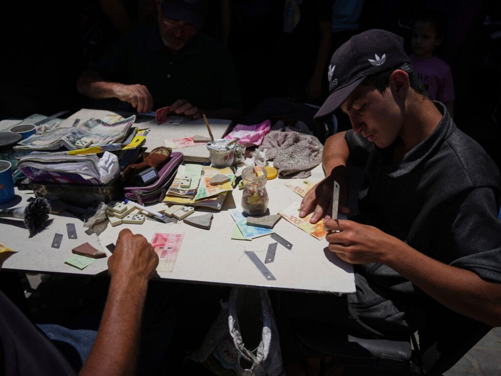 this-is-what-happens-when-money-dies