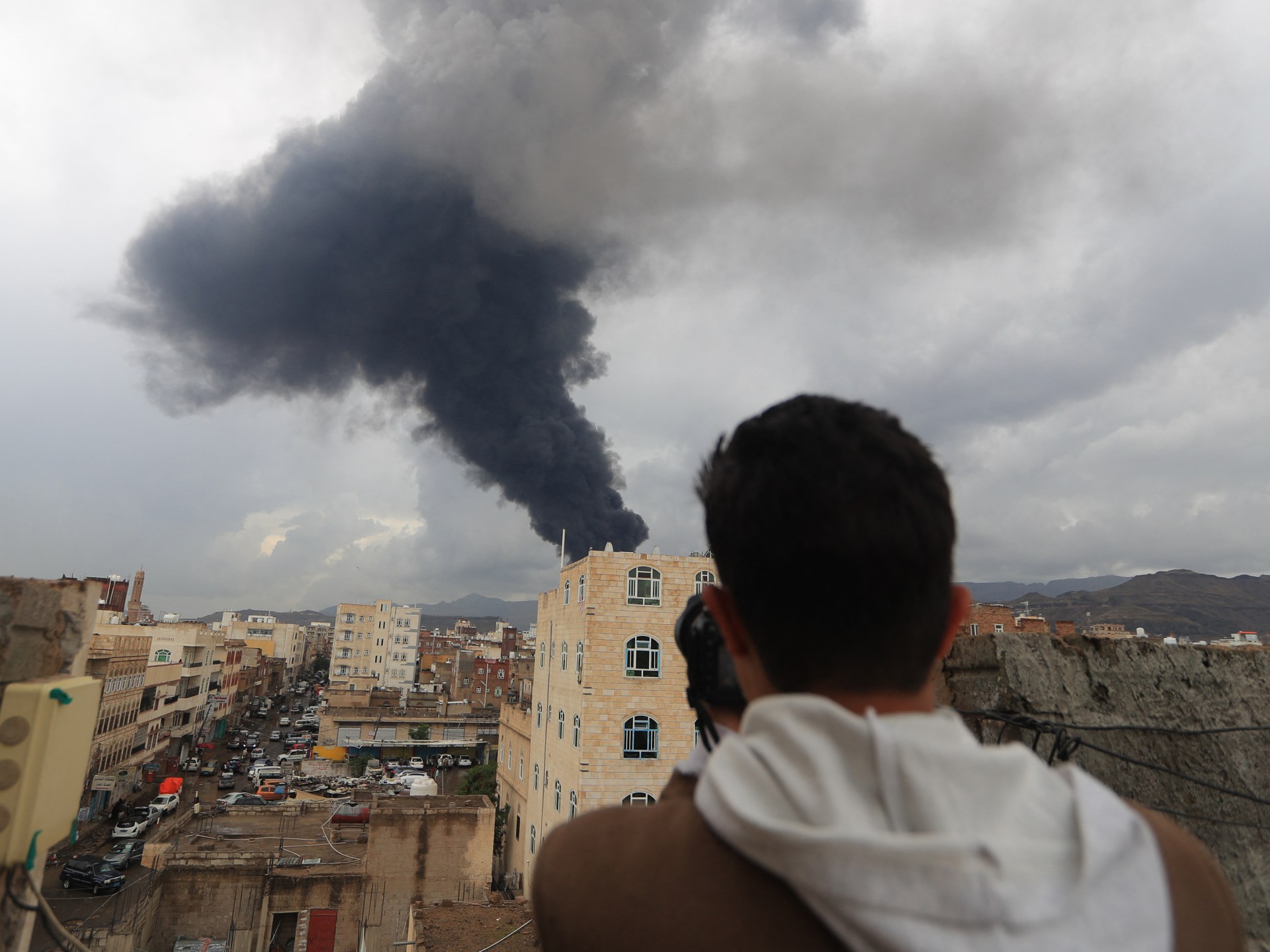 israeli-military-targets-yemen’s-sanaa-after-houthi-attacks