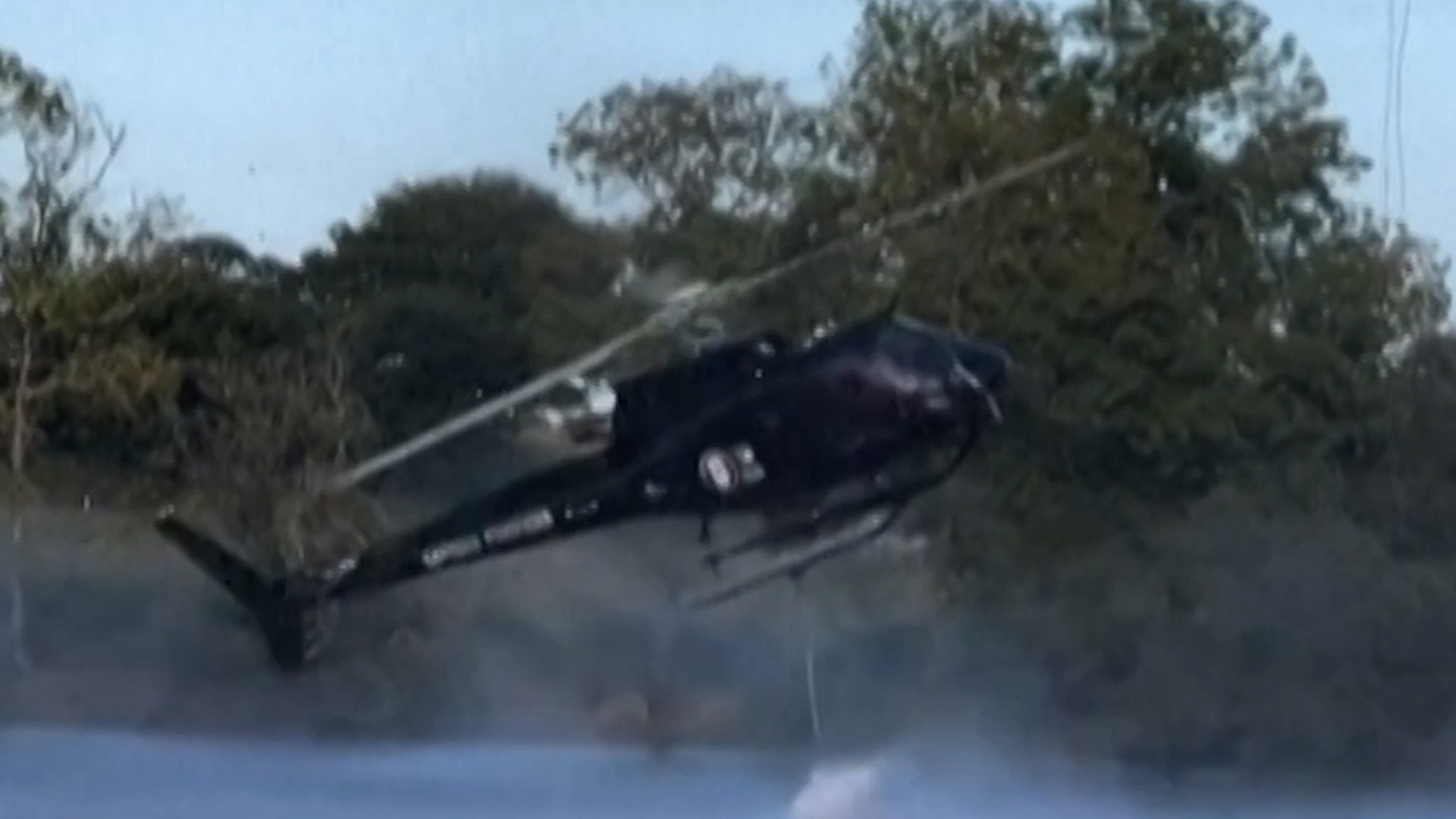 firefighting-helicopter-crashes-as-it-retrieves-water-in-france