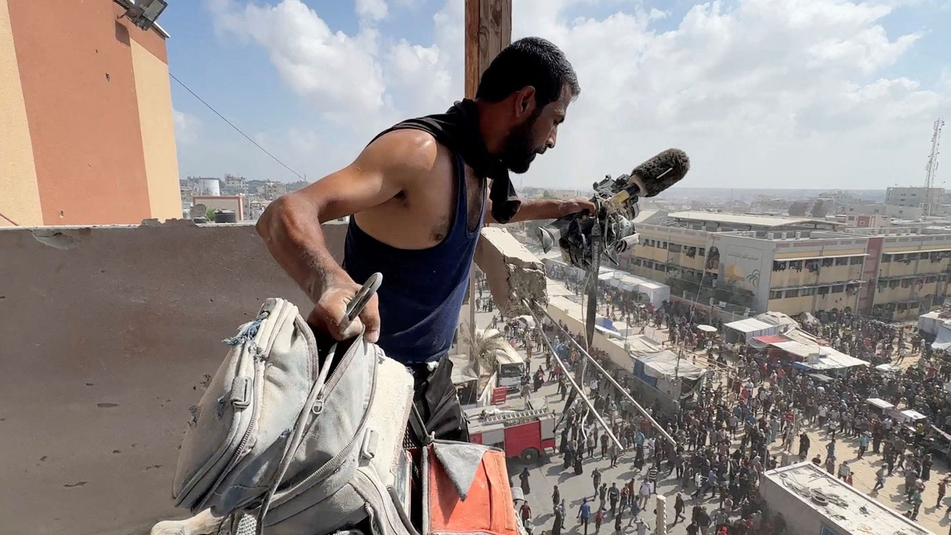 israel-kills-journalists,-rescuers-in-double-gaza-hospital-attack