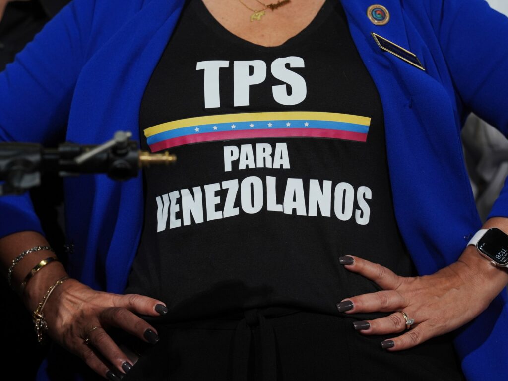 court-blocks-trump-effort-to-end-protected-status-for-venezuelans