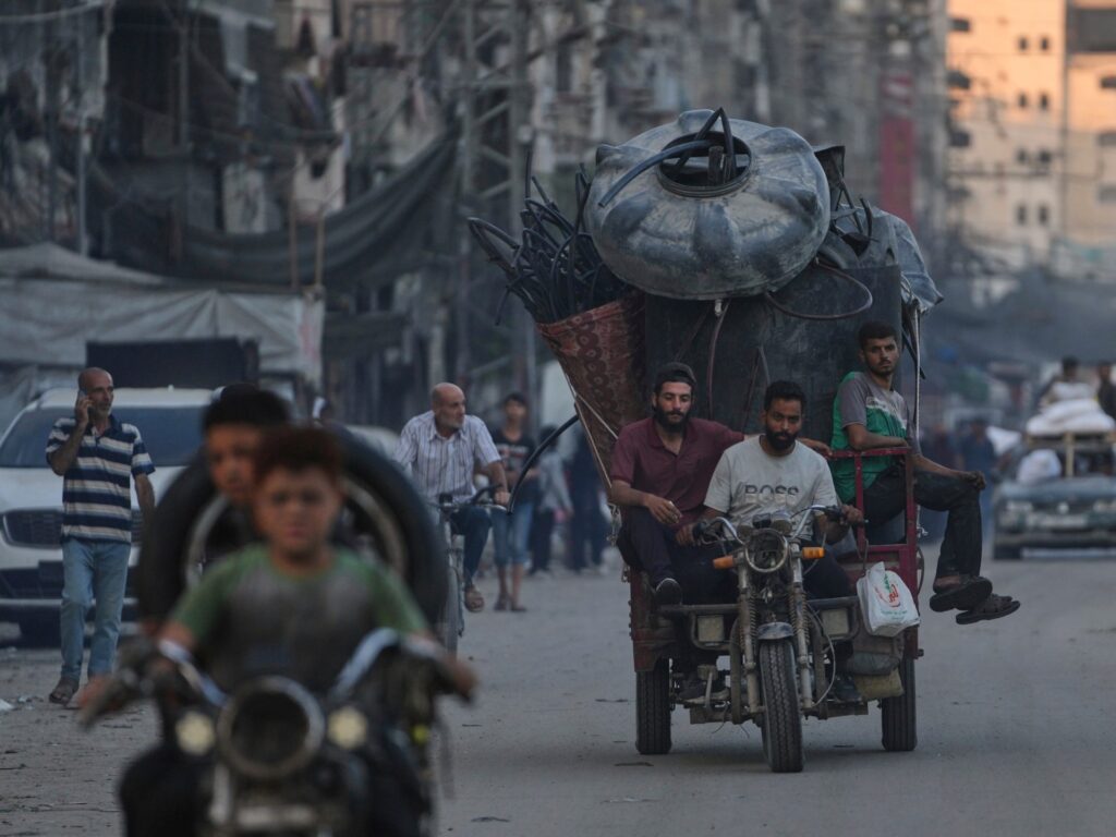 ‘we-are-on-the-streets’:-palestinians-flee-israel’s-assault-on-gaza-city