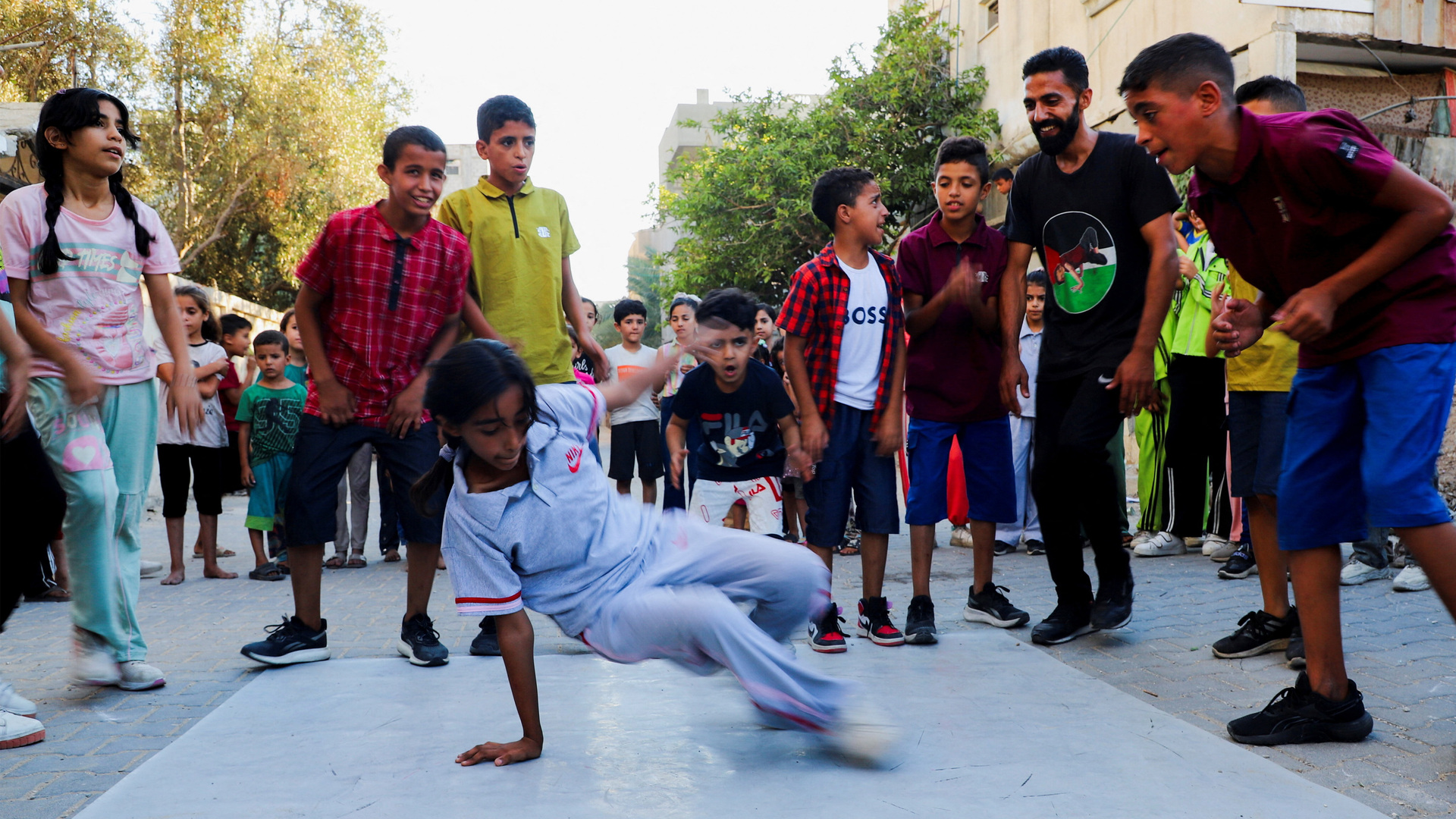 breakdancing-gives-gaza’s-children-a-way-to-express-themselves