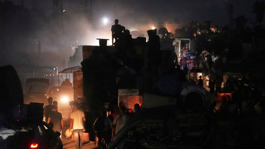 panic-in-gaza-city-as-israel-advances-on-centre,-‘sandwiching’-population