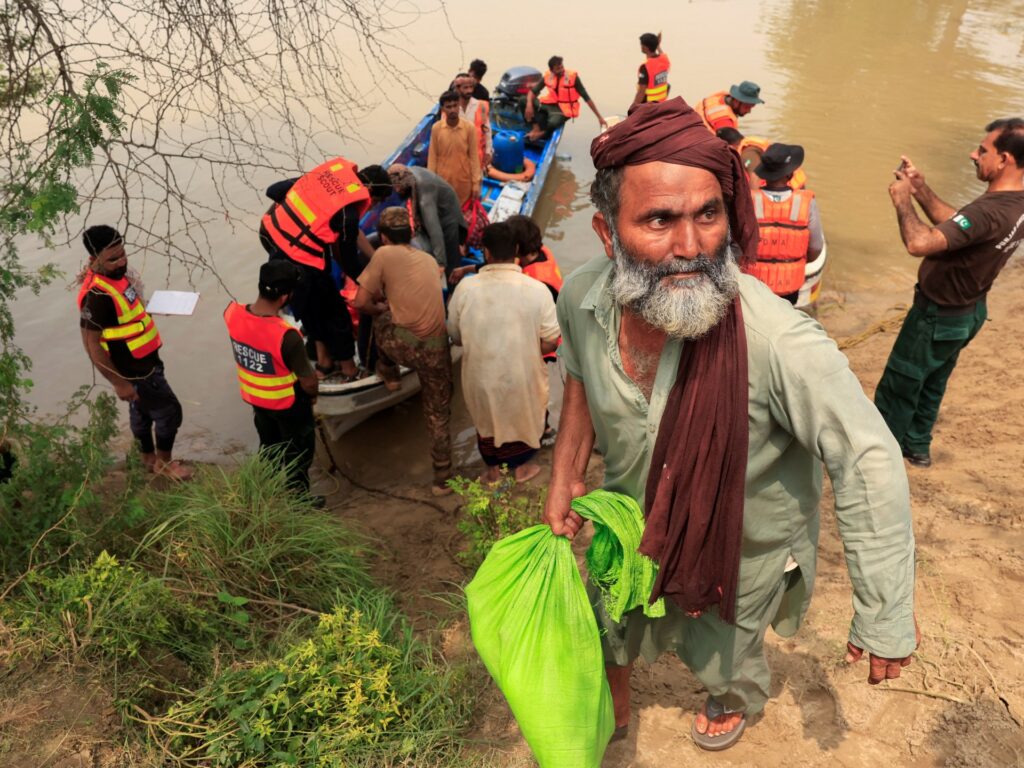 pakistan-floods-spark-cholera-fears-amid-other-rising-health-risks