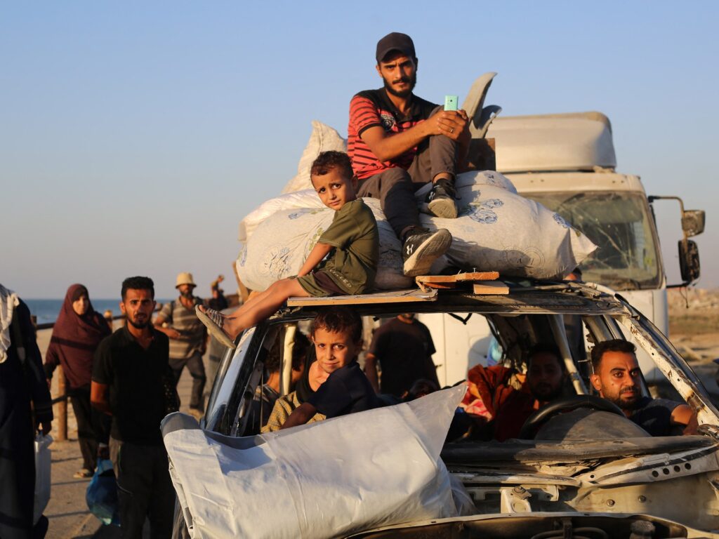 israel-escalates-bombardment-as-tanks-push-deep-into-gaza-city