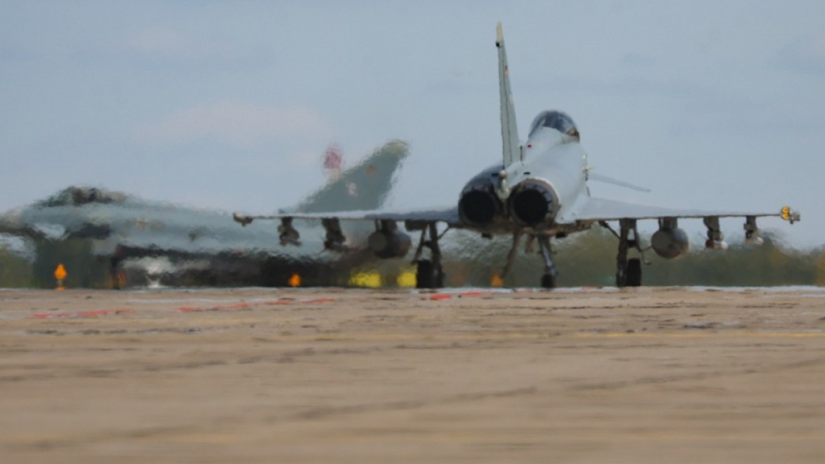 poland-briefly-closes-airspace-as-nato-increases-presence-in-the-baltic-sea