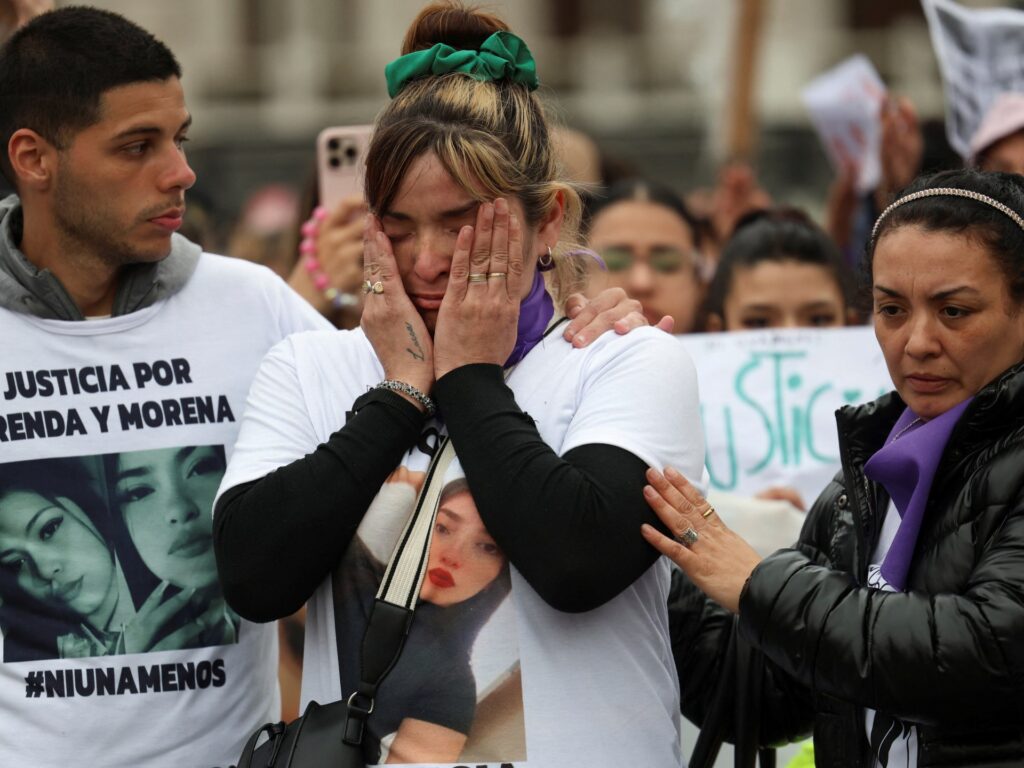 thousands-protest-livestreamed-murder-of-2-women,-young-girl-in-argentina