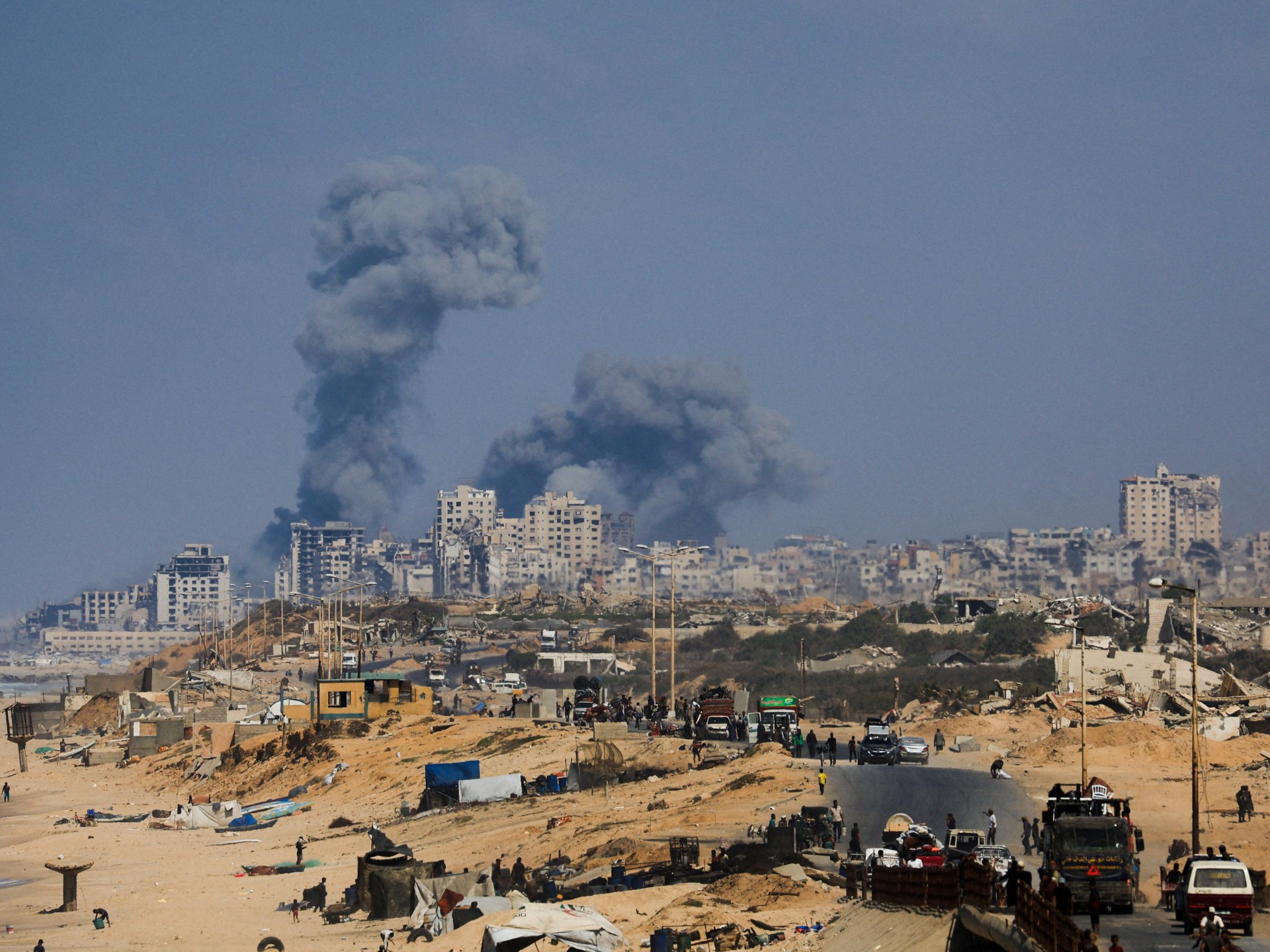 live:-israel-keeps-pummelling-gaza-ahead-of-trump-netanyahu-meeting