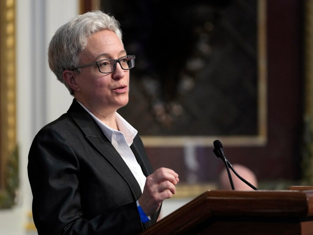 trump-to-deploy-200-national-guard-troops-to-oregon-as-state-leaders-sue