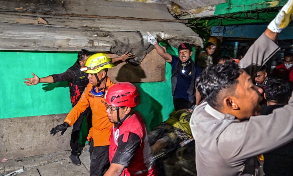 school-collapse-in-indonesia-leaves-one-student-dead,-38-missing