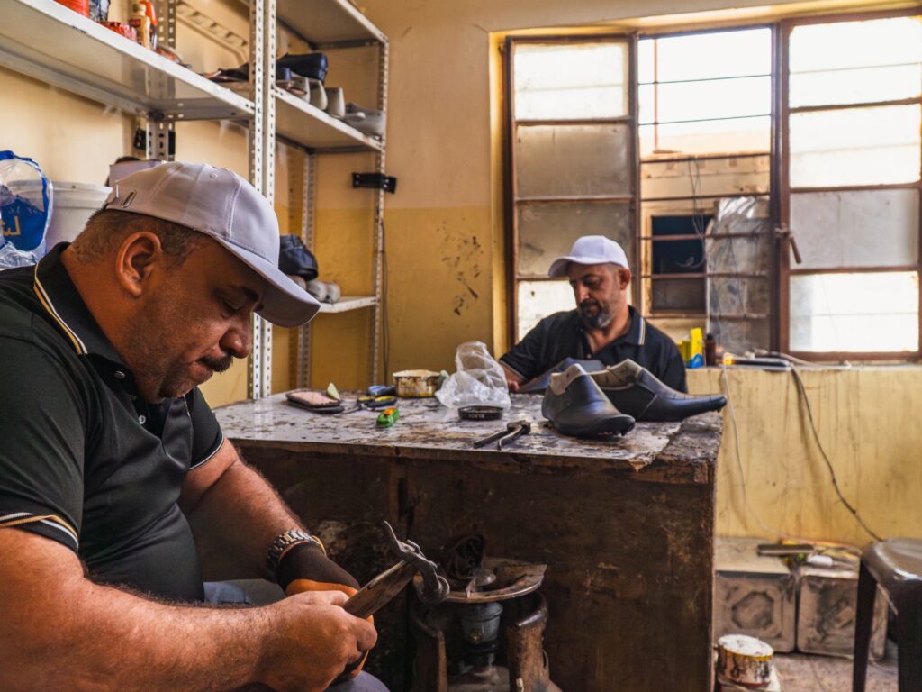 iraq’s-shoemakers-revive-their-ancient-craft