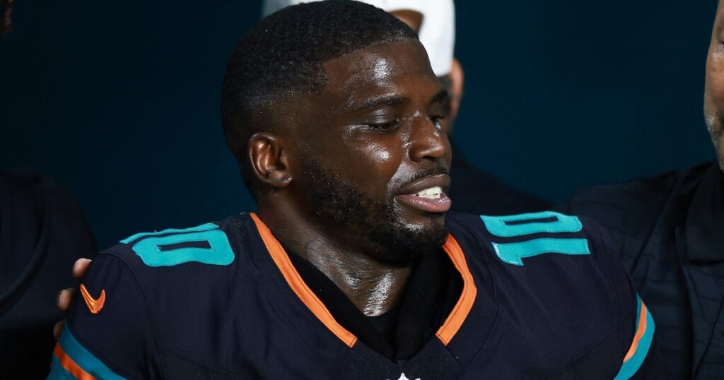 dolphins’-tyreek-hill-suffers-severe-knee-injury-against-jets-in-nfl