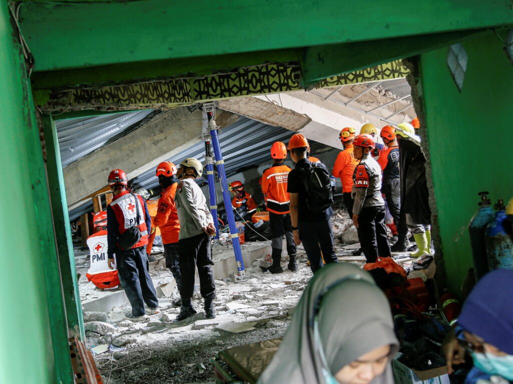 over-90-people-believed-buried-under-rubble-after-indonesia-school-collapse
