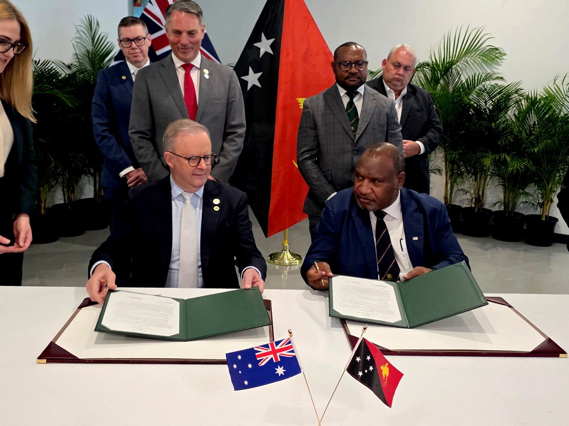 papua-new-guinea-cabinet-signs-landmark-defence-treaty-with-australia