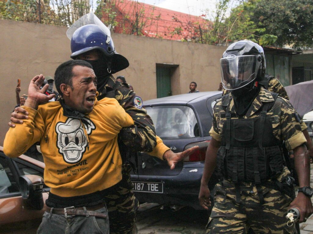 madagascar-president-refuses-to-step-down-as-antigov’t-protests-continue