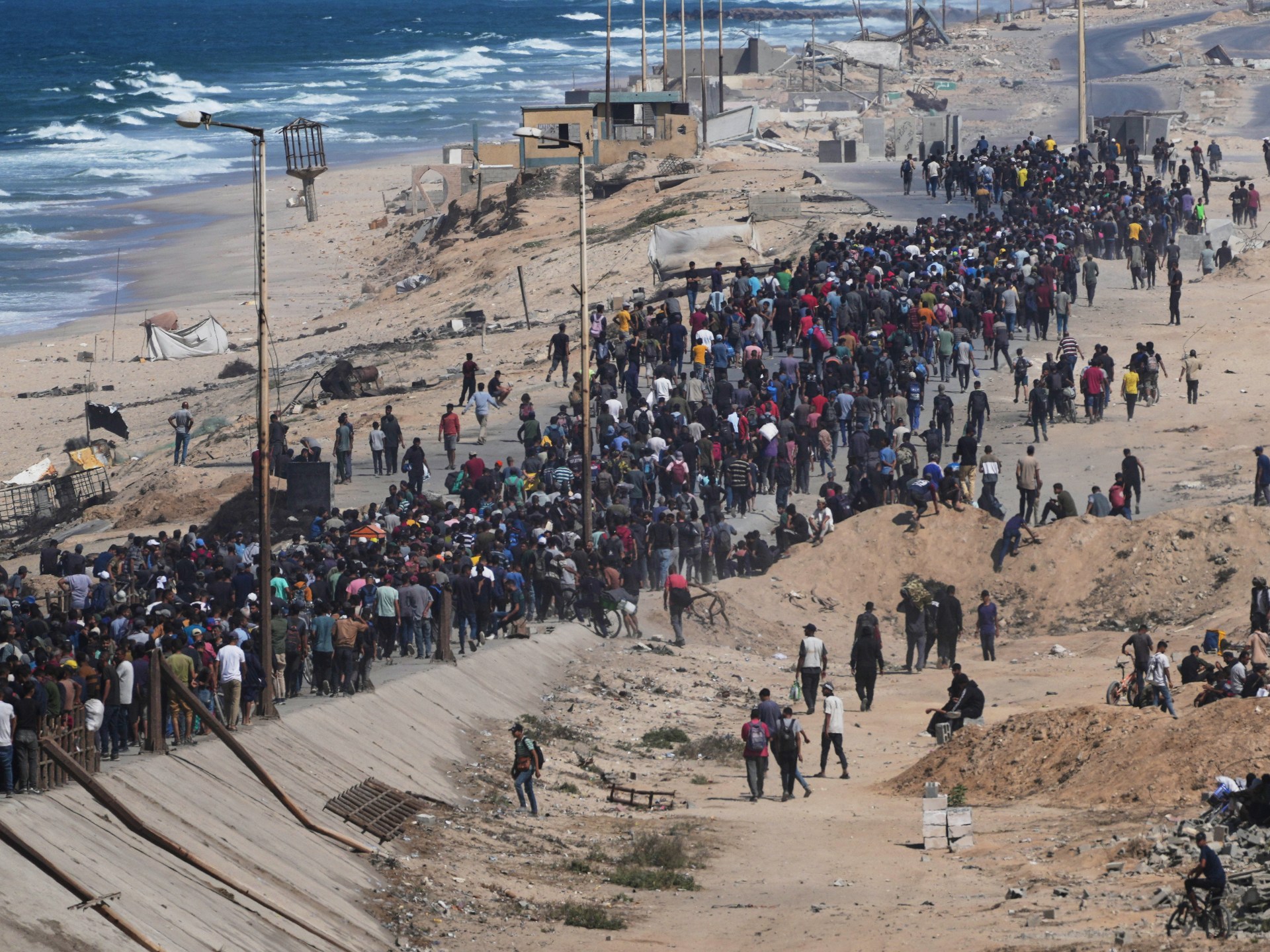 gaza-city-residents-set-to-return-as-israel-bombs-before-ceasefire-starts