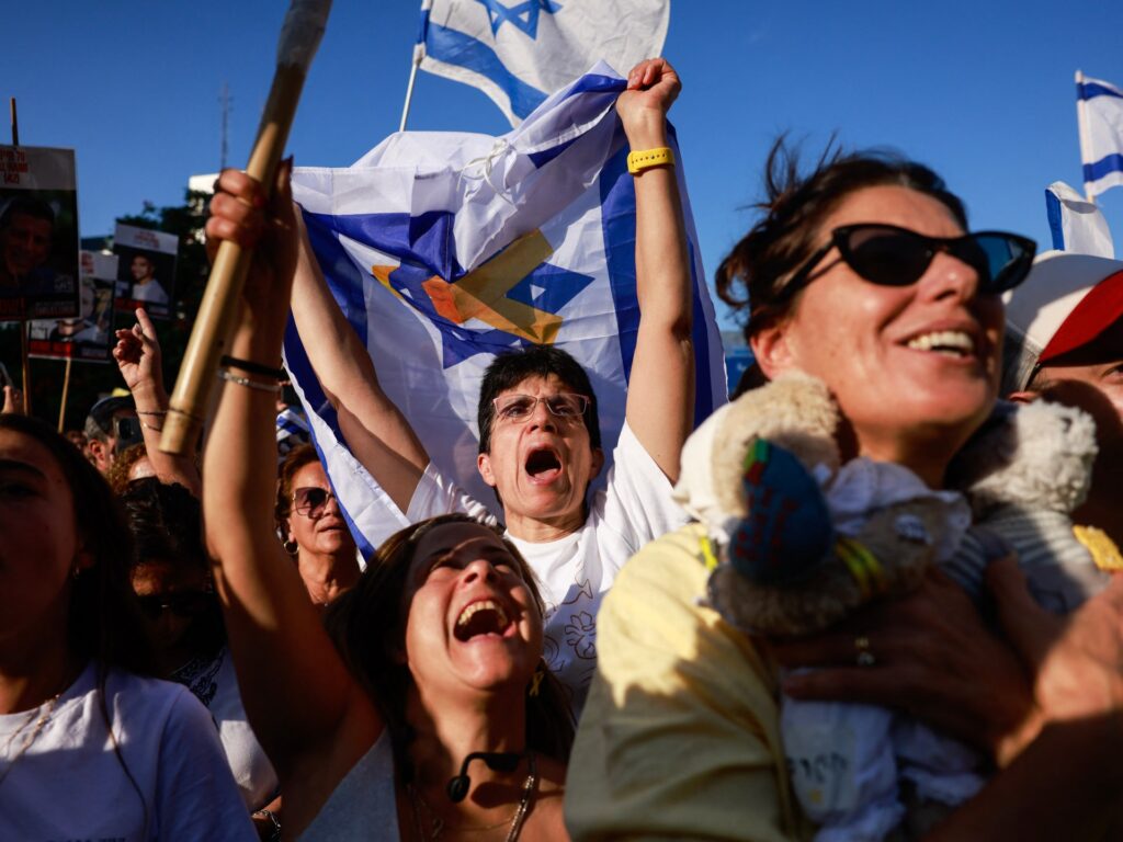 hamas-and-israel-begin-prisoner-exchange-before-gaza-summit