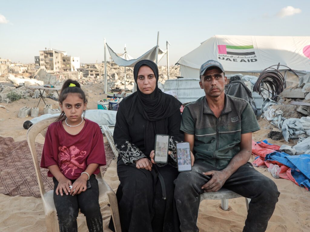 returning-to-gaza-city,-a-family-finds-bulldozed-graves-and-little-hope