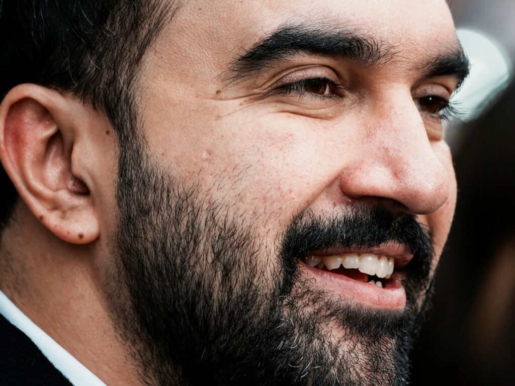 zohran-mamdani-supporters-make-final-campaign-push:-why-him,-why-now?