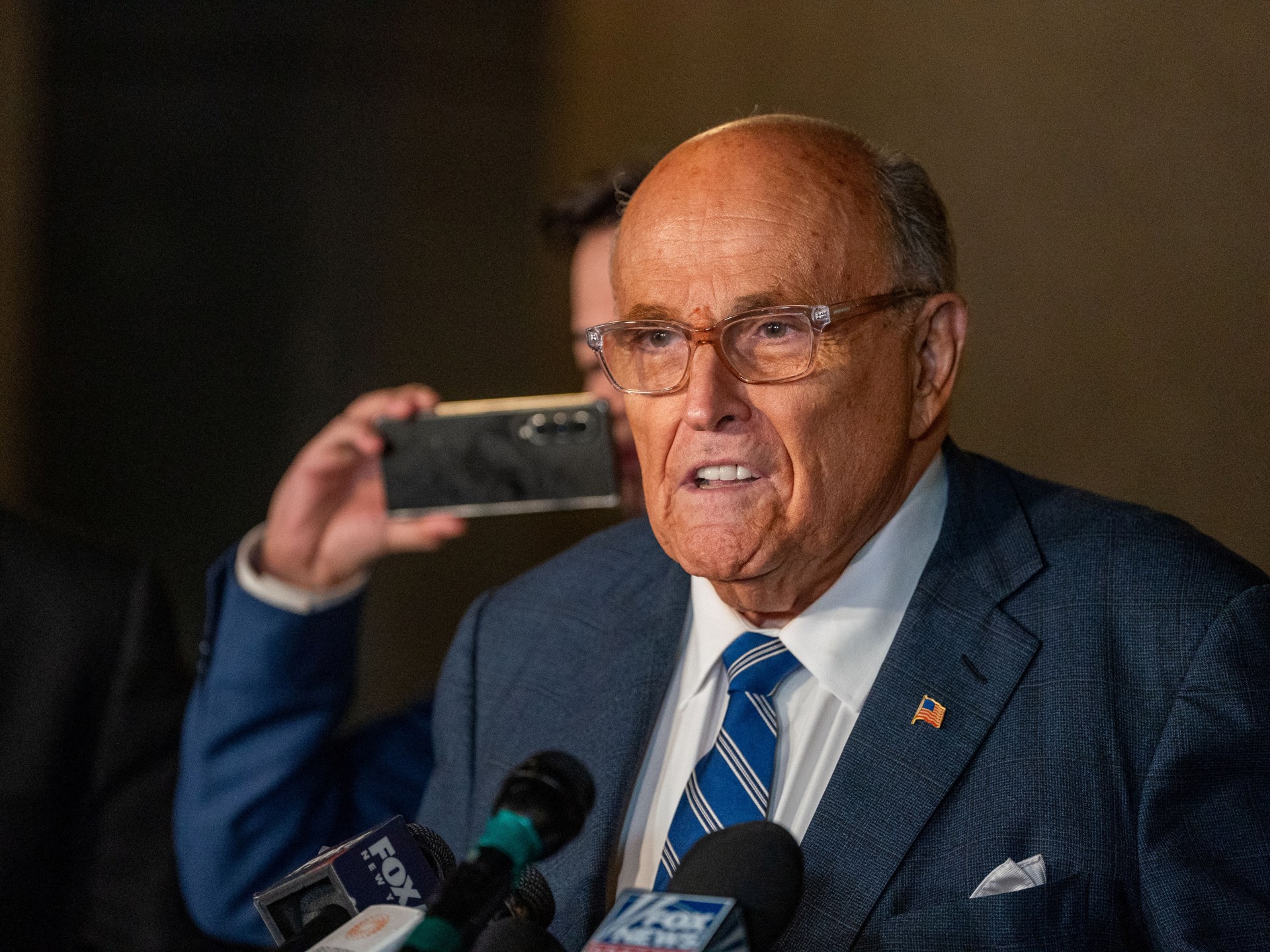 trump-pardons-giuliani,-others-accused-of-trying-to-overturn-2020-defeat