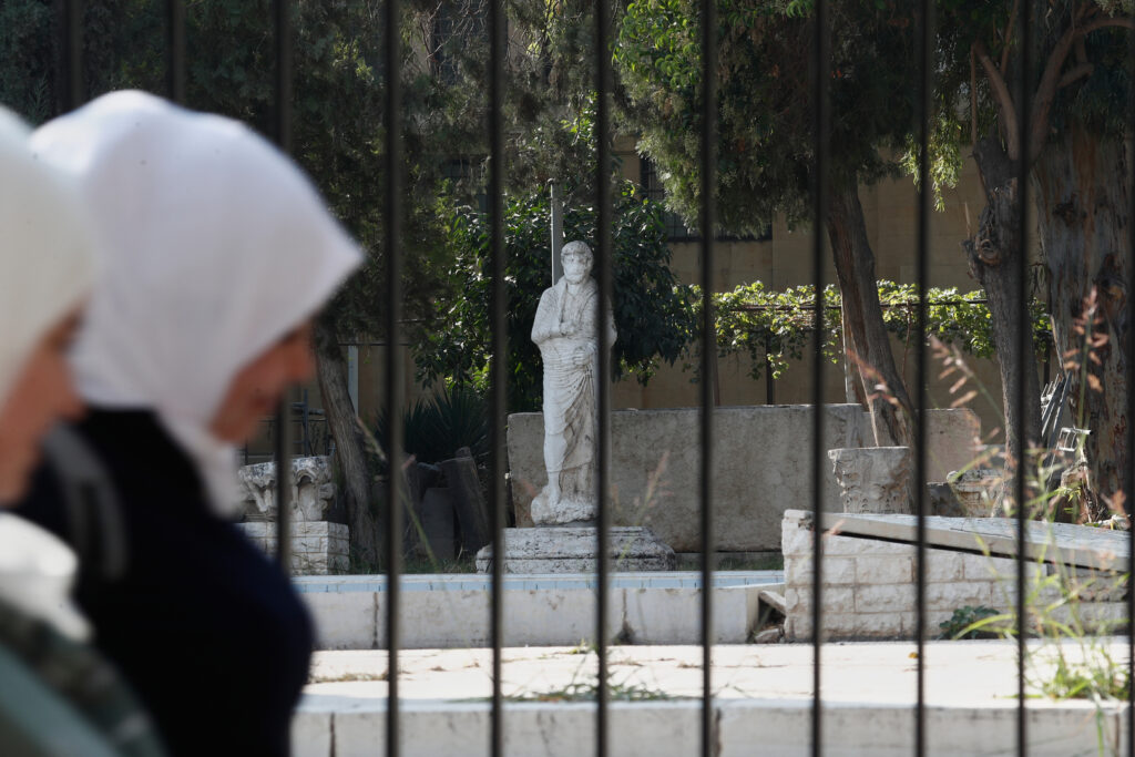 roman-era-statues-stolen-from-damascus-museum