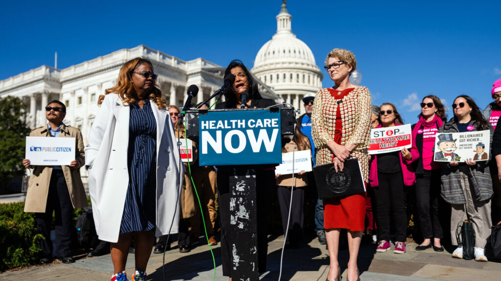 should-the-us-fund-health-insurance-or-leave-it-to-the-market?