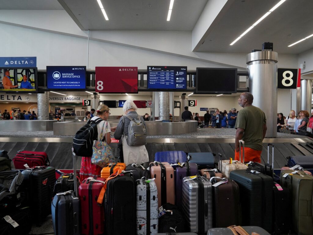 trump-admin-to-end-plan-requiring-airlines-to-pay-passengers-for-delays