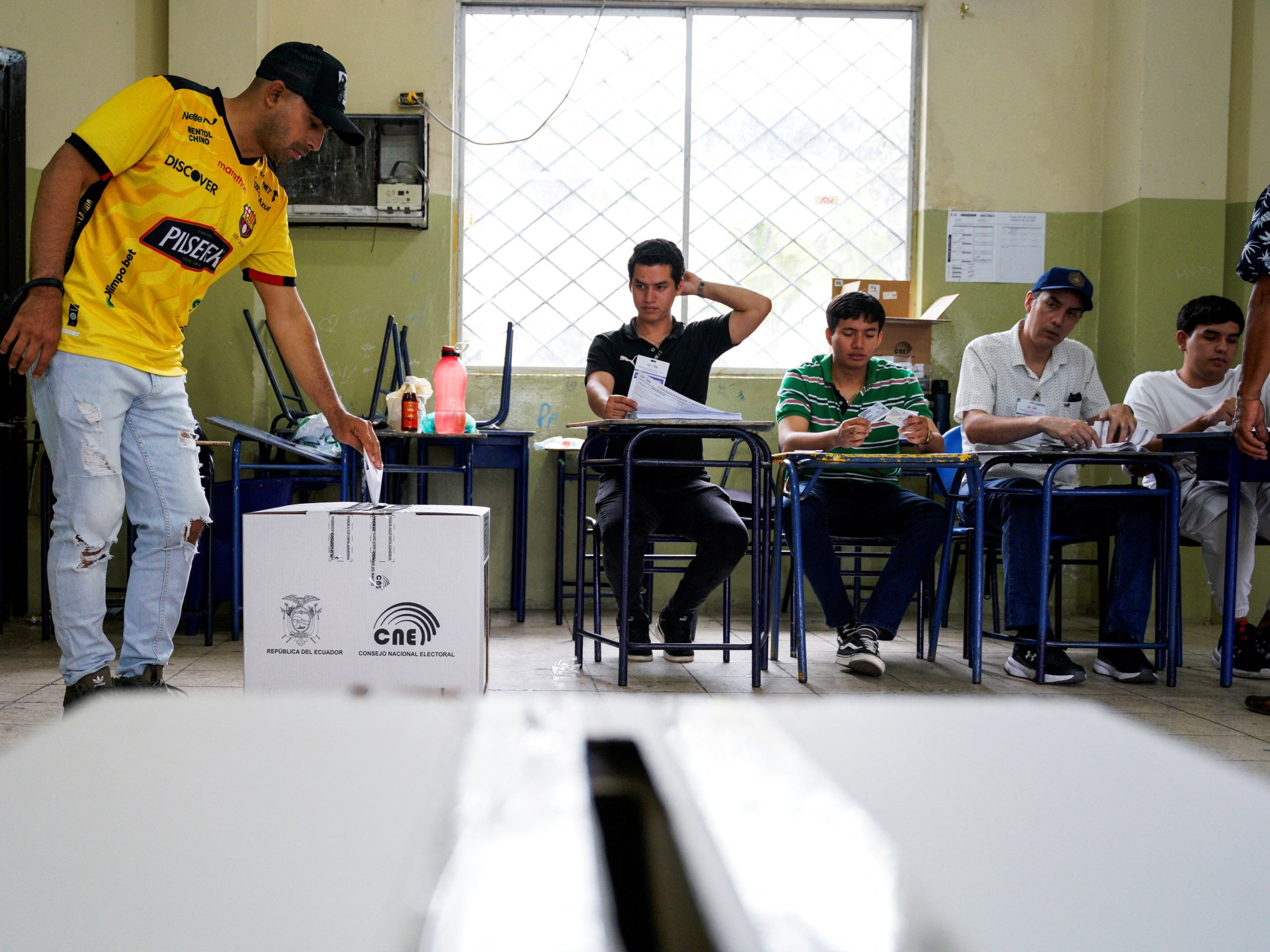 ecuador-votes-on-return-of-us-military-bases-to-tackle-drug-violence