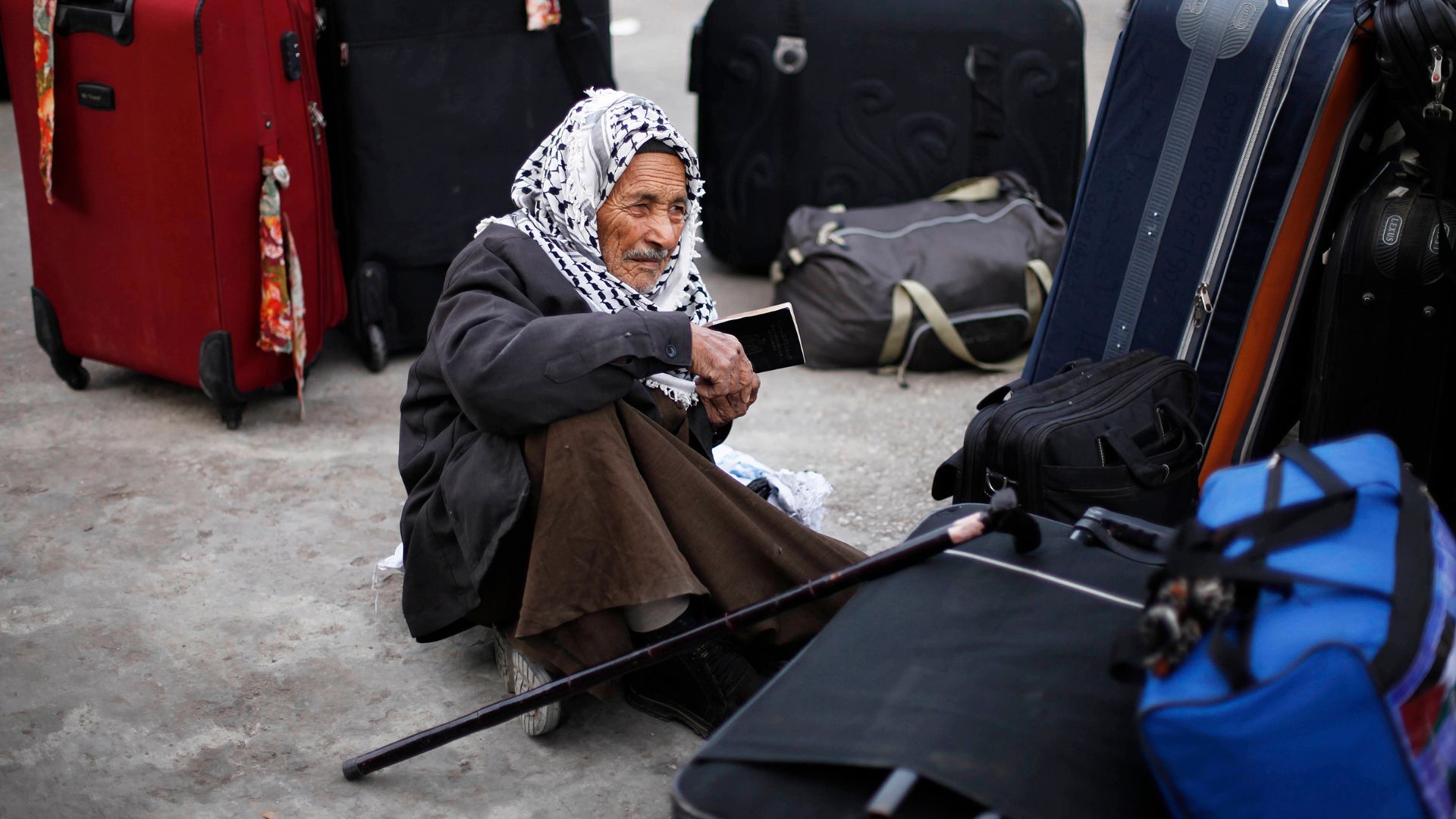 are-israeli-backed-human-trafficking-networks-forcing-people-out-of-gaza?