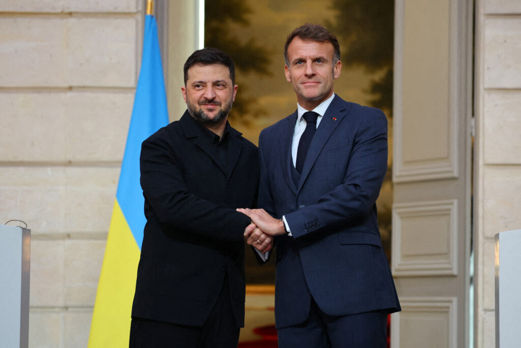 ‘historic-agreement’:-ukraine-to-receive-fleet-of-french-fighter-jets
