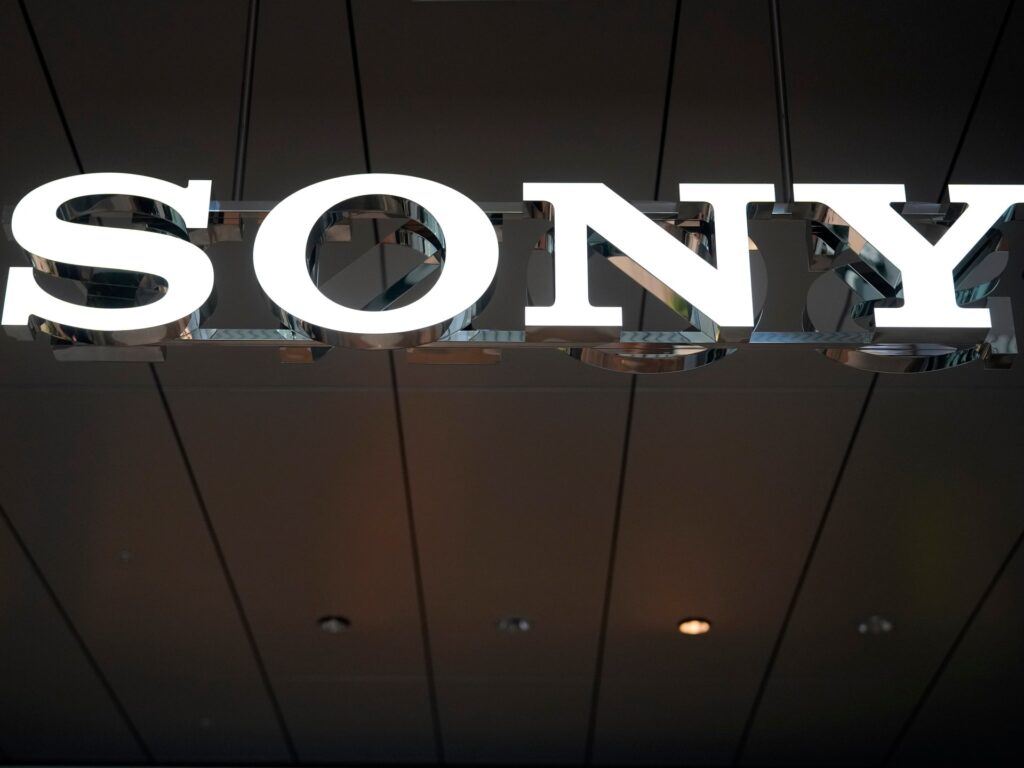 sony,-warner-and-universal-sign-ai-music-licensing-deals-with-startup-klay