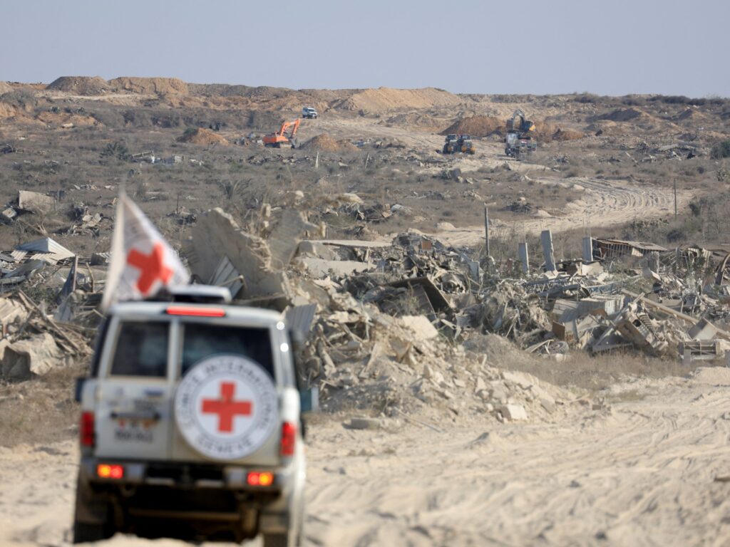 red-cross-to-cut-2,900-jobs,-slash-budget-as-donors-reduce-support