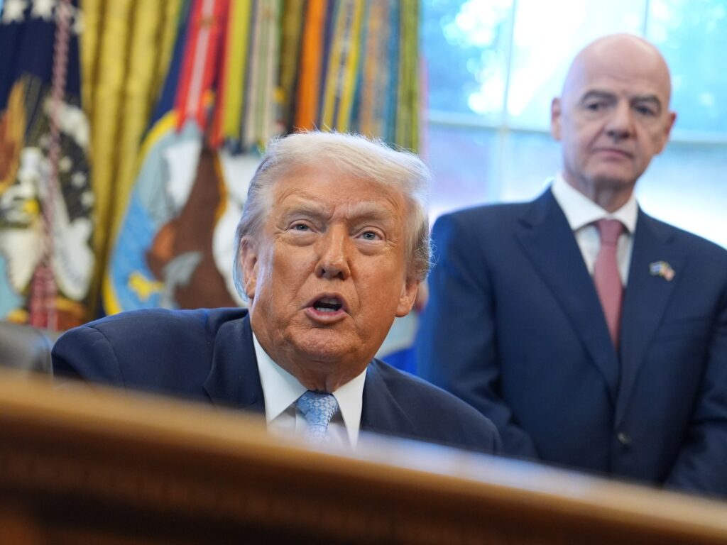 trump-proposes-weaker-vehicle-mileage-rules,-cutting-climate-policies